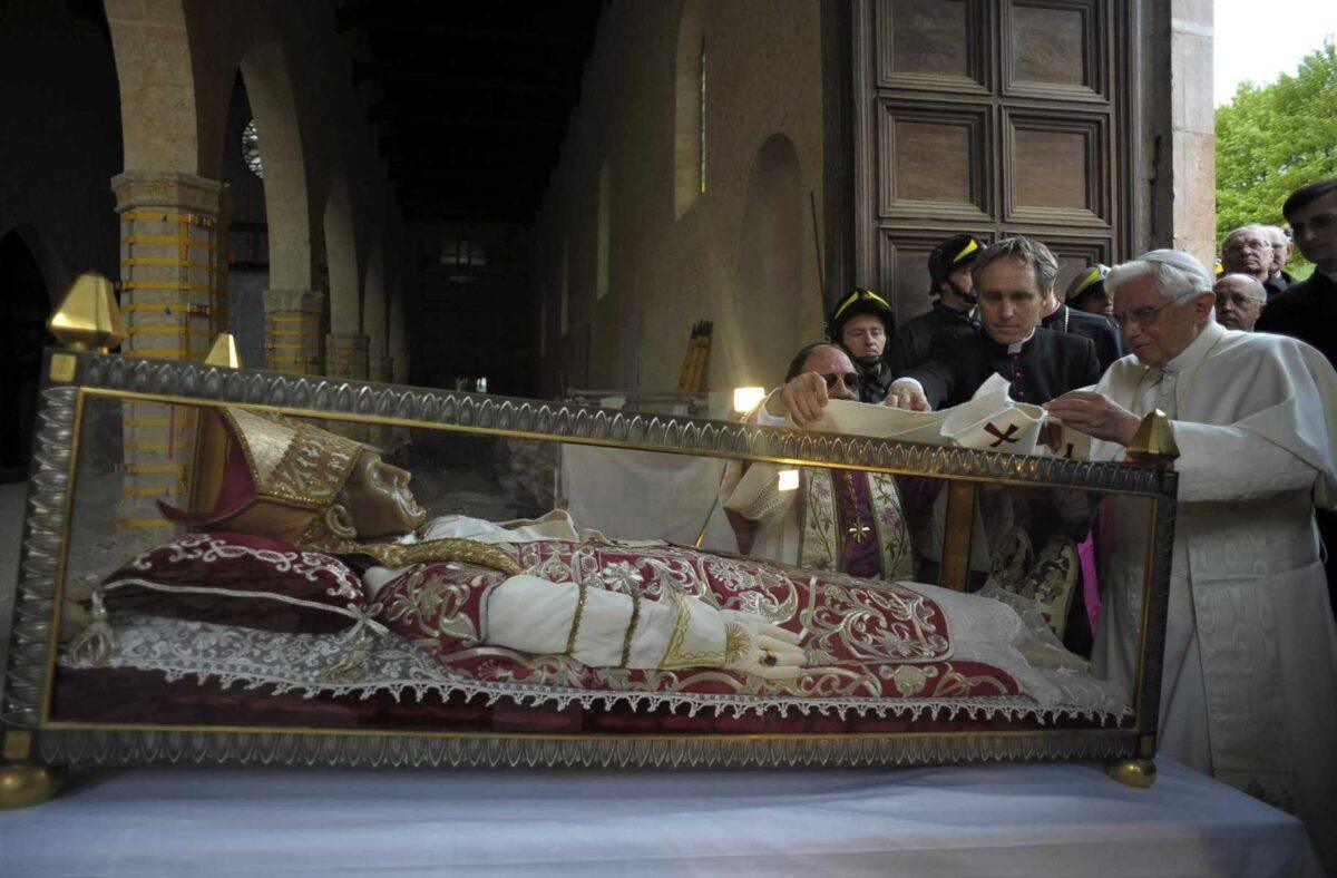 Perdonanza 2023 esagerata. Ma lo spirito di Celestino?