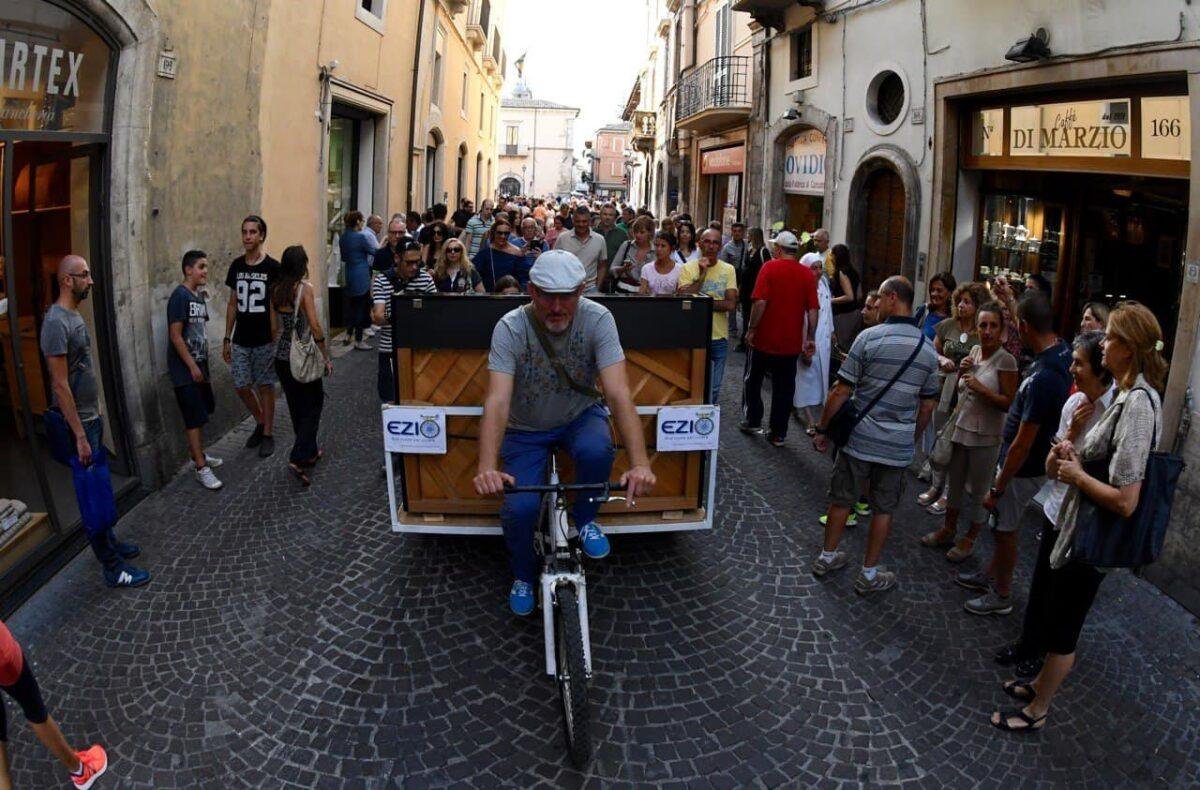 Se passa “La Livella”. In ricordo di Anita, Marco e Valter.