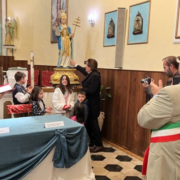 foto pesentazione restauro statua Celestino V