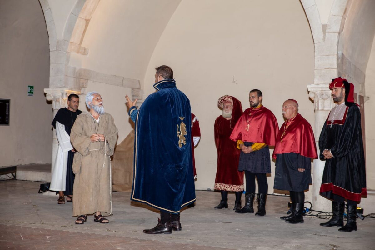 rievocazione storica consegna decreto pontificio Celestino V